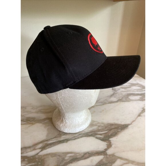 Flexfit Black Baseball Cap With Red Skull Logo S-M - Picture 3 of 7
